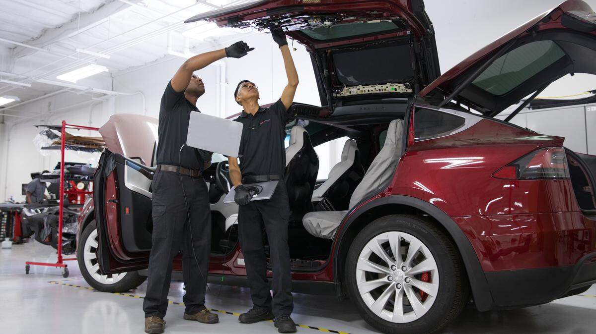 El primer curso del programa Tesla START, para formar técnicos de servicio de autos eléctricos, comenzará en el otoño en el West Campus del MDC, en Doral.