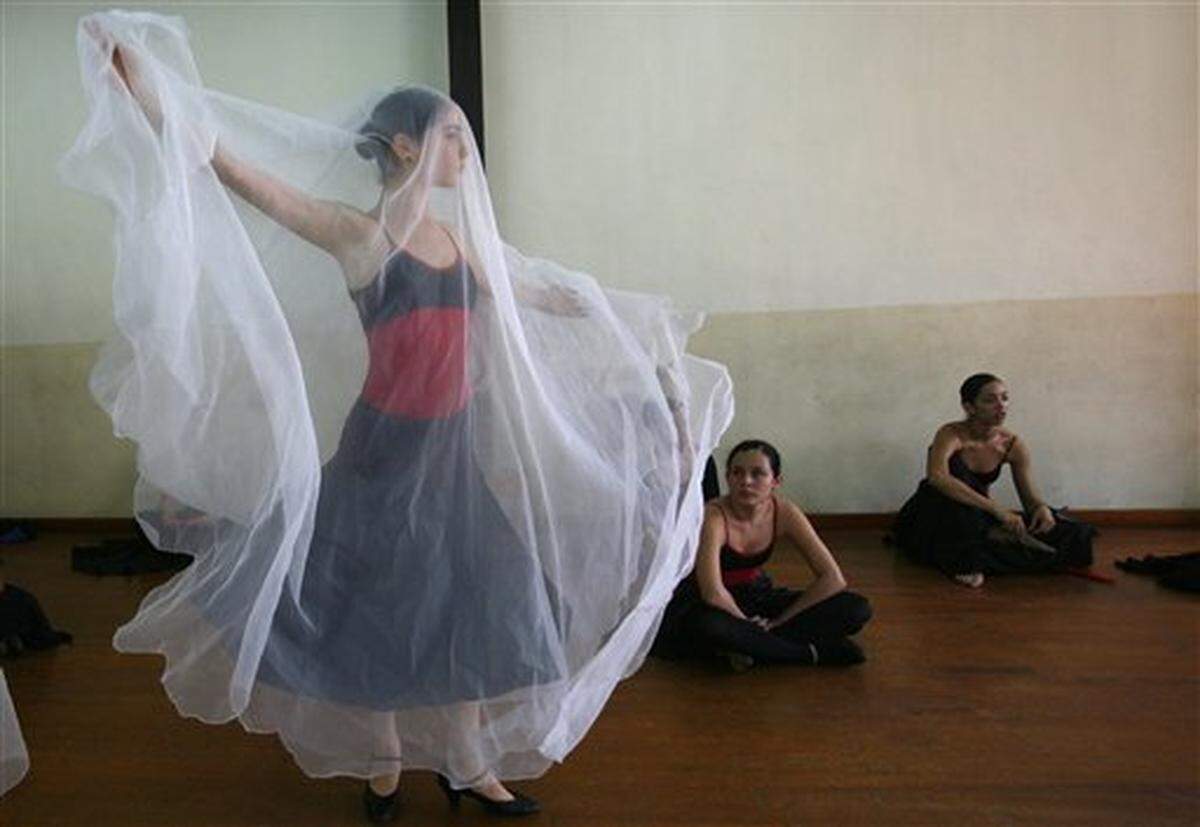 Cuba Spanish Dance