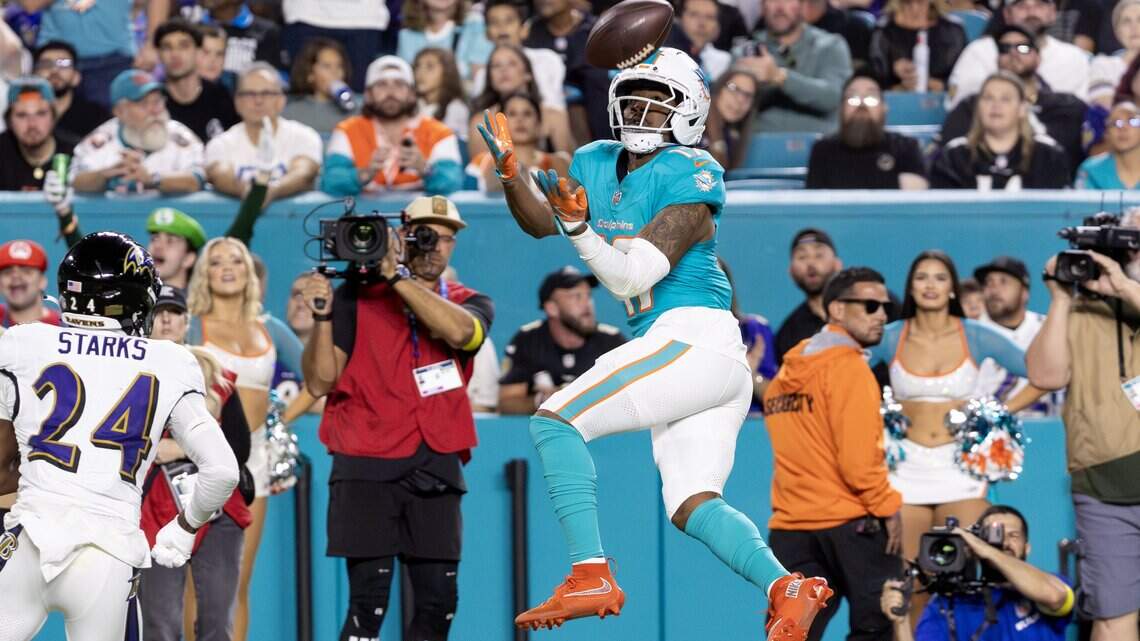 Los Dolphins se preparan para enfrentar a los Bills en su peor momento, sin saber quién se va y quién se queda