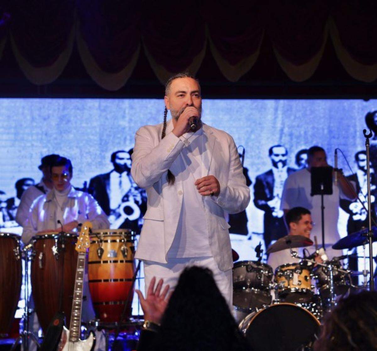 El invitado al Global Cuba Fest 2025 es nada menos que Alain Pérez y su grupo La Orquesta, que se presentarán en Miami Beach Bandshell.
