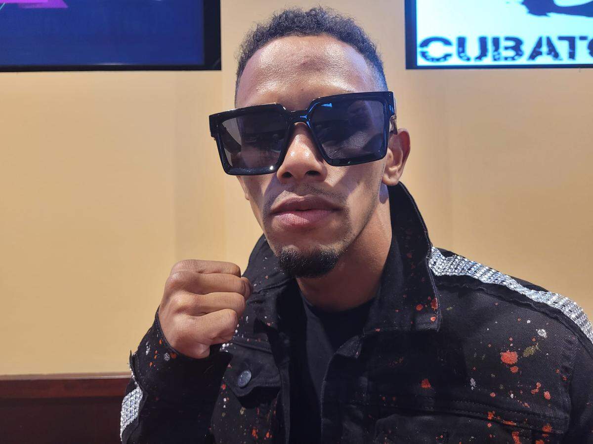 Víctor Abreu debutará en la 2da Noche de Boxeo Cubano sabiendo que muchos tomarán una opinión sobre su futuro en dependencia de lo que vean sobre el ring del Hialeah Park, donde estará al lado de muchos compatriotas como él.