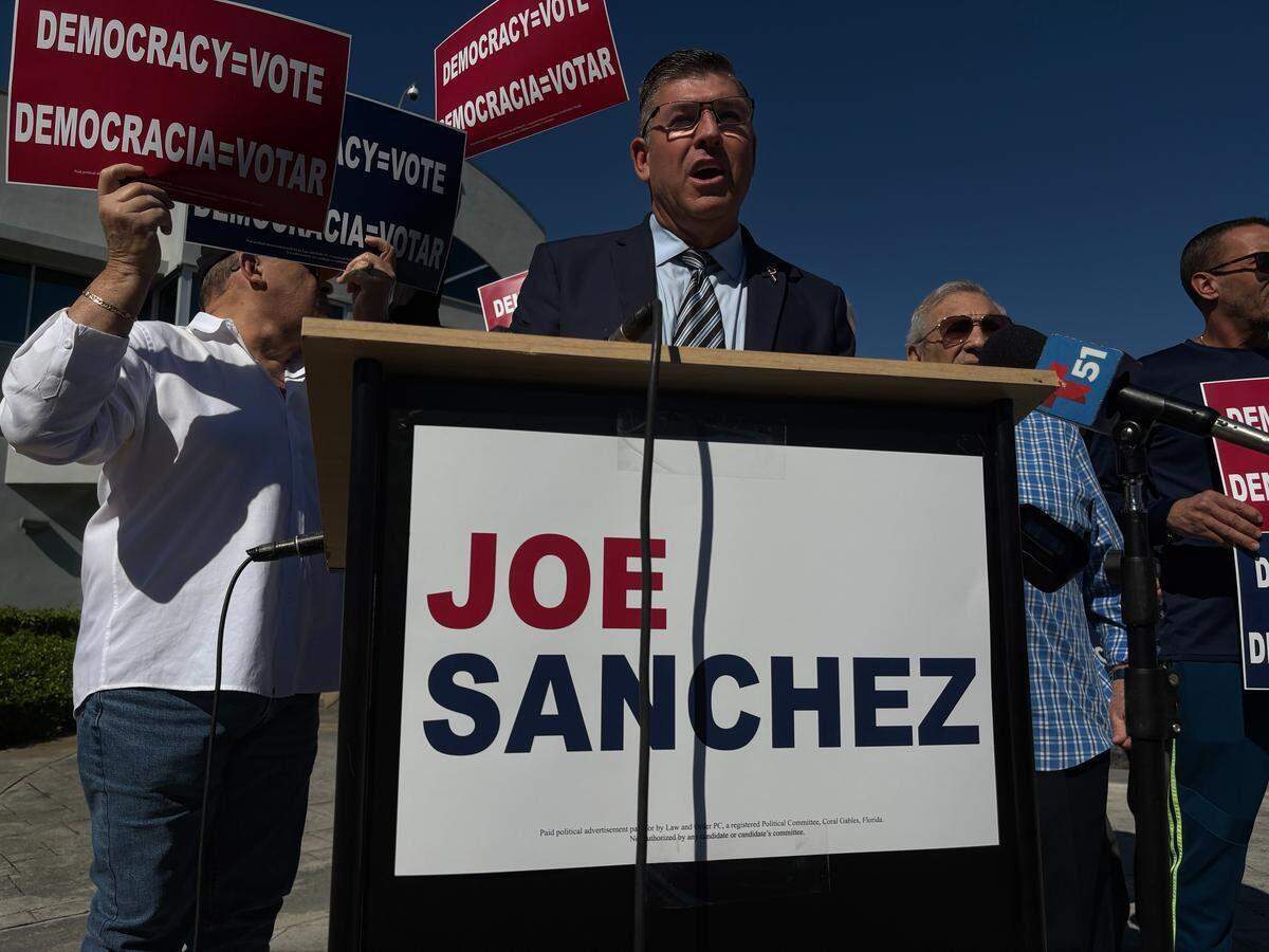 Joe Sánchez ocupó en el pasado la presidencia de la Comisión de la Ciudad de Miami. Este ex policía estatal de Florida, ya retirado, ahora busca ocupar el escaño del Distrito 5 en la Comisión del Condado Miami-Dade.