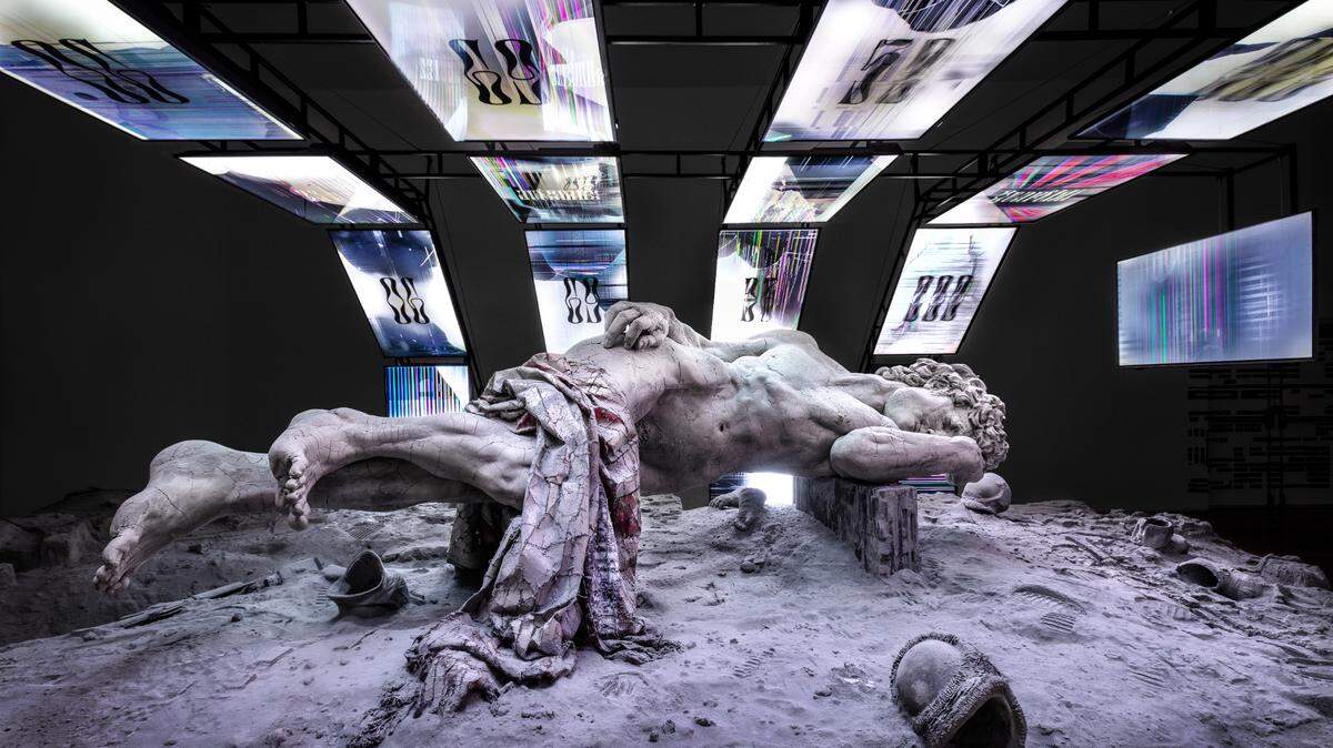 “El Fin de la Imaginación”, del artista argentino Adrián Villar Rojas en The Bass Museum, Miami Beach.