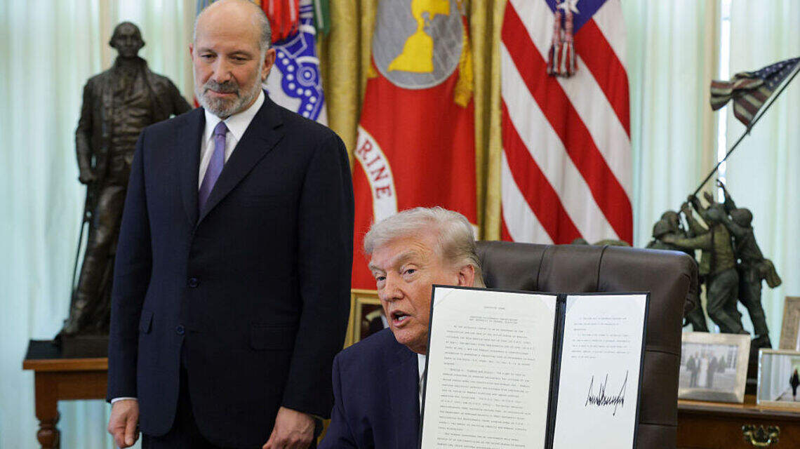 Demócratas critican el pedido de Trump al Supremo para restringir el voto por correo