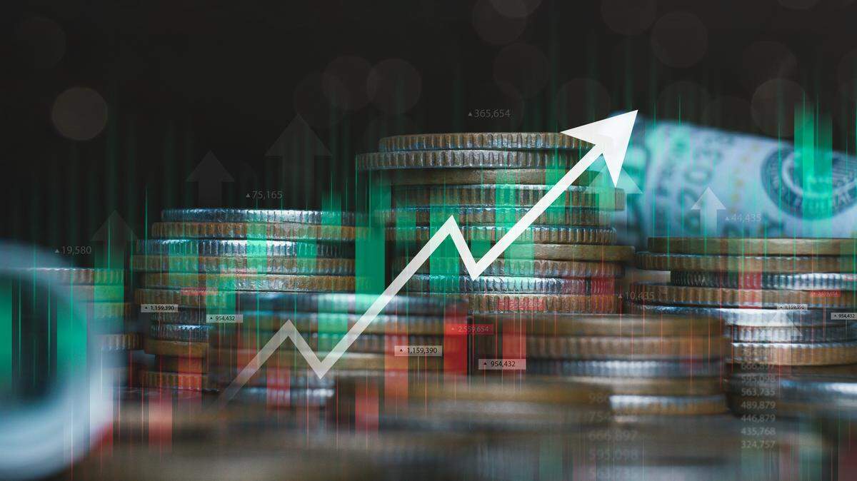 La inflación en Estados Unidos se mantuvo en 2.4% interanual en febrero; el índice de precios al consumidor avanzó 0.3% mensual mientras la inflación subyacente (que excluye los precios volátiles de la energía y los alimentos) subió 2.5%.