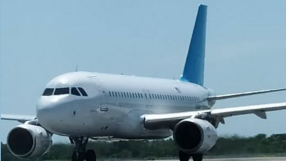 Llega a Cuba otro vuelo con 96 inmigrantes deportados por Estados Unidos