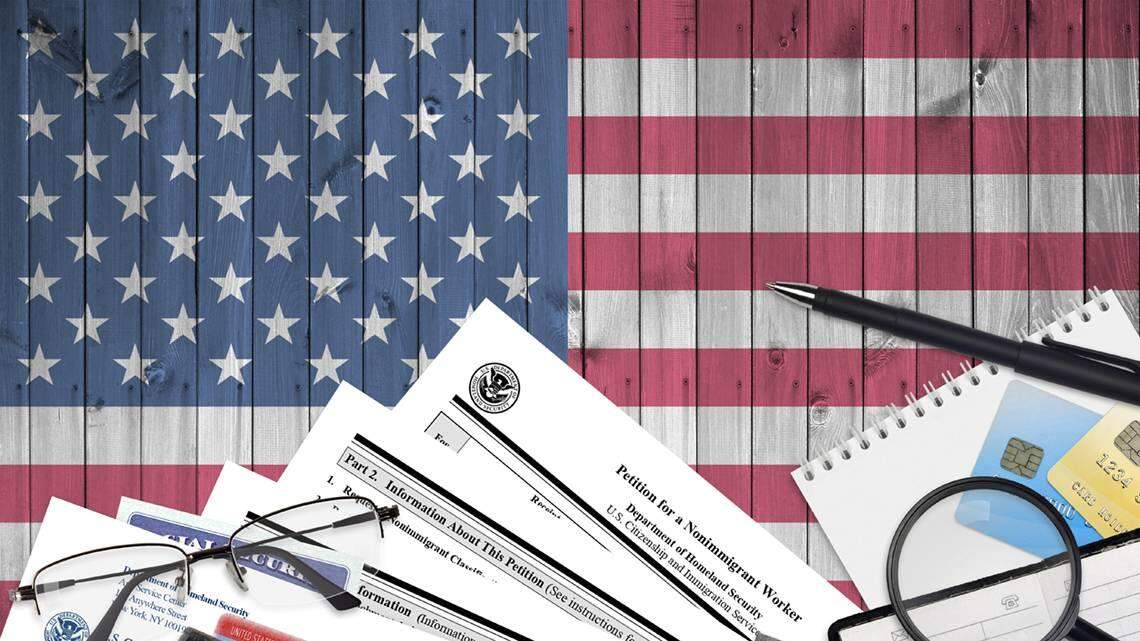 Hay una lista de ingresos para el afidávit de apoyo financiero para patrocinar a un familiar para obtener la residencia permanente en EEUU.