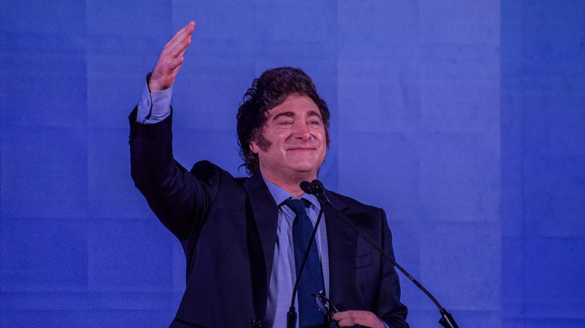 El presidente electo de los Estados Unidos, Donald Trump, invitó al mandatario argentino, Javier Milei, a la ceremonia de investidura presidencial, informaron este lunes fuentes del Gobierno del país suramericano.