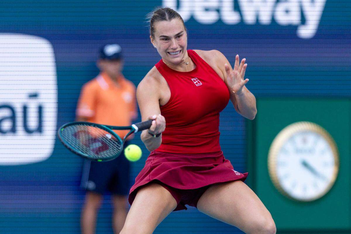 La bielorrusa Aryna Sabalenka arrolló 6-2, 6-2 a la italiana Jasmine Paolini y se convirtió en el primer finalista del Miami Open.