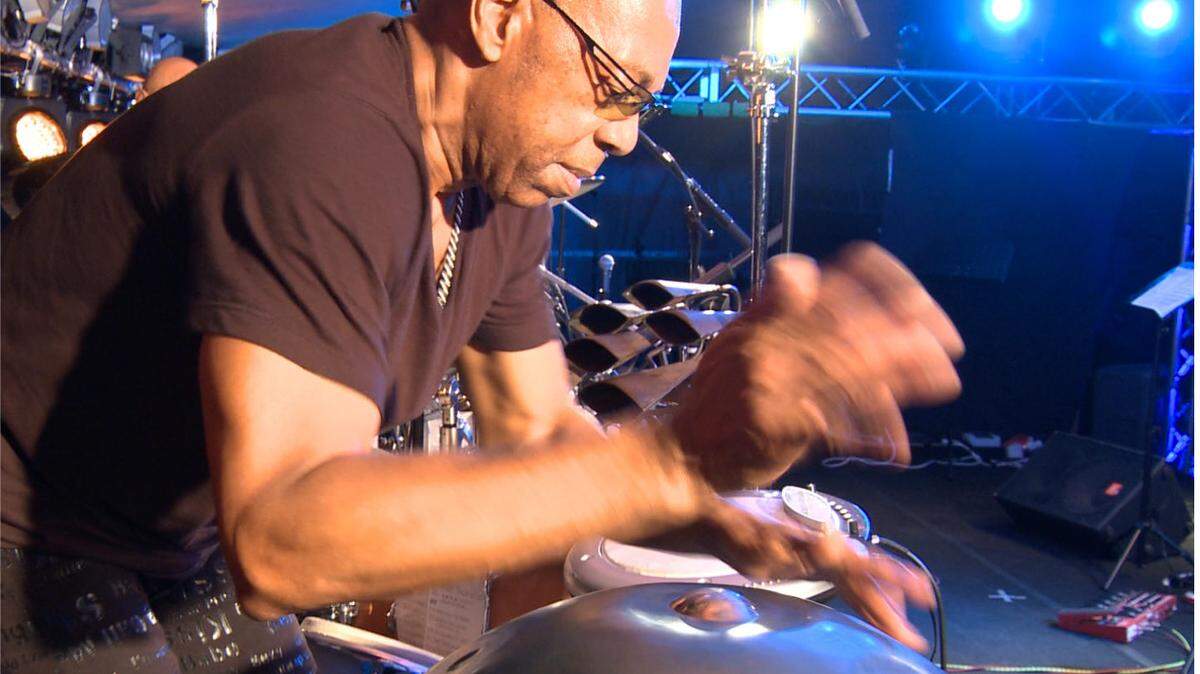 Robert Bobby Thomas Jr., nominado dos veces al premio Grammy, está considerado como uno de los percusionistas más importantes.