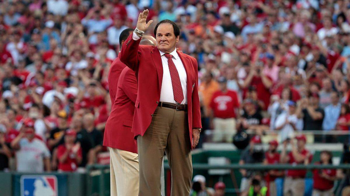 Pete Rose, uno de los mejores bateadores de la historia que acabó siendo suspendido de por vida por apuestas, falleció este lunes a los 83 años, informaron dos de los equipos en los que militó.