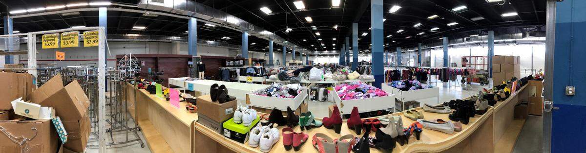 Imagen panorámica del mercado Atlantic Hosiery, ubicado en 13449 Nw 42nd Ave en Opa-locka, menos de una milla de distancia del mercado de las pulgas Opa-locka Hialeah, junio 8, 2022