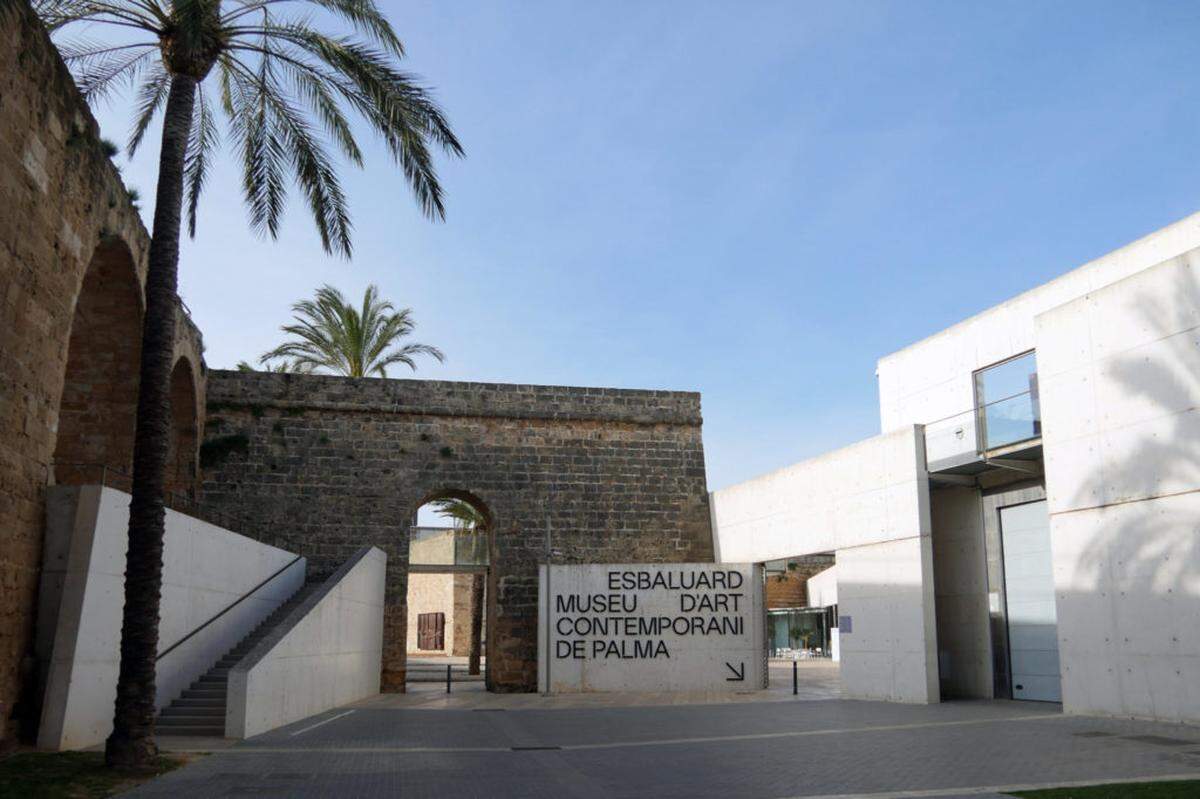 Es Baluard de Palma de Mallorca acoge, desde 2004, al Museo de Arte Contemporáneo, uno de los más importantes de su tipo en toda España.&nbsp;