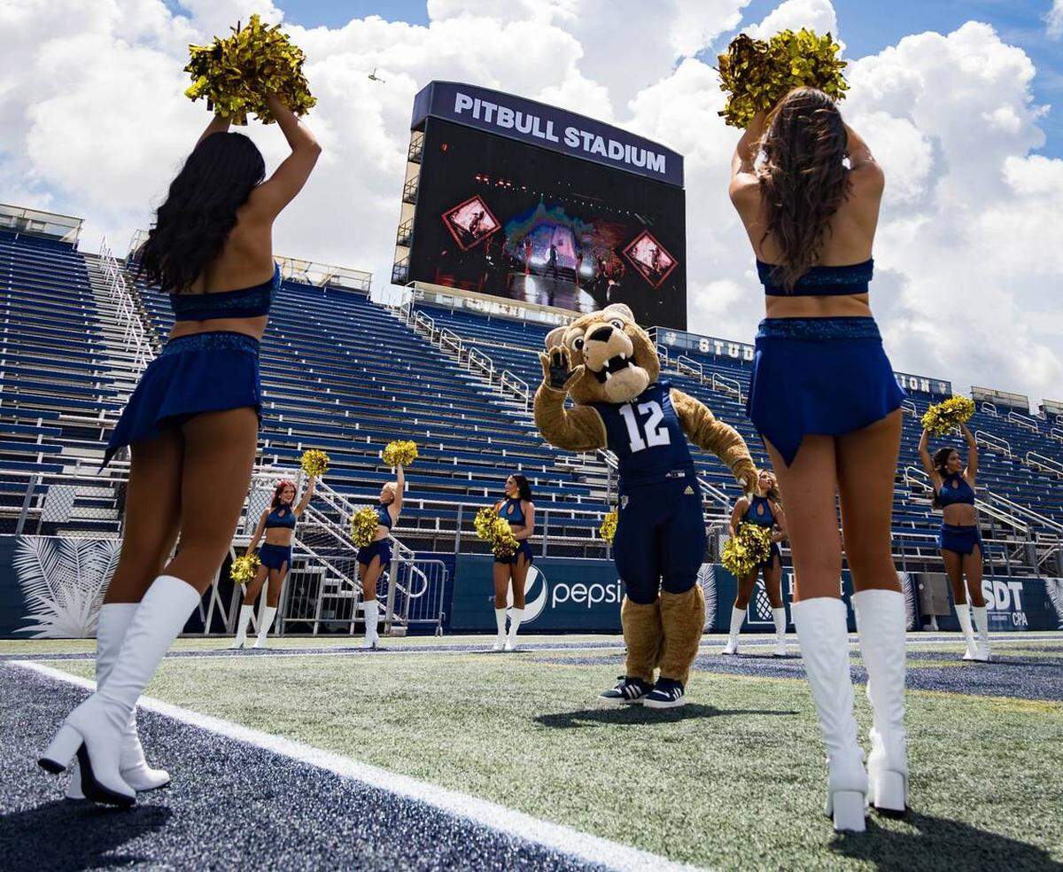 El estadio de la Universidad Internacional de la Florida (FIU) lleva desde el 2024 el nombre de Pitbull Stadium por un acuerdo con el artista cubanoamericano Armando Christian Pérez, “Pitbull”.