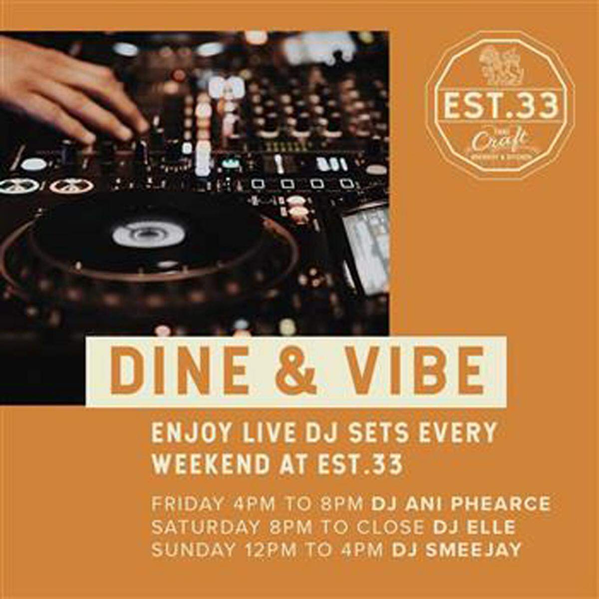 Música de jazz en vivo para una cena romántica todos los domingos por la noche en Orange Blossom.