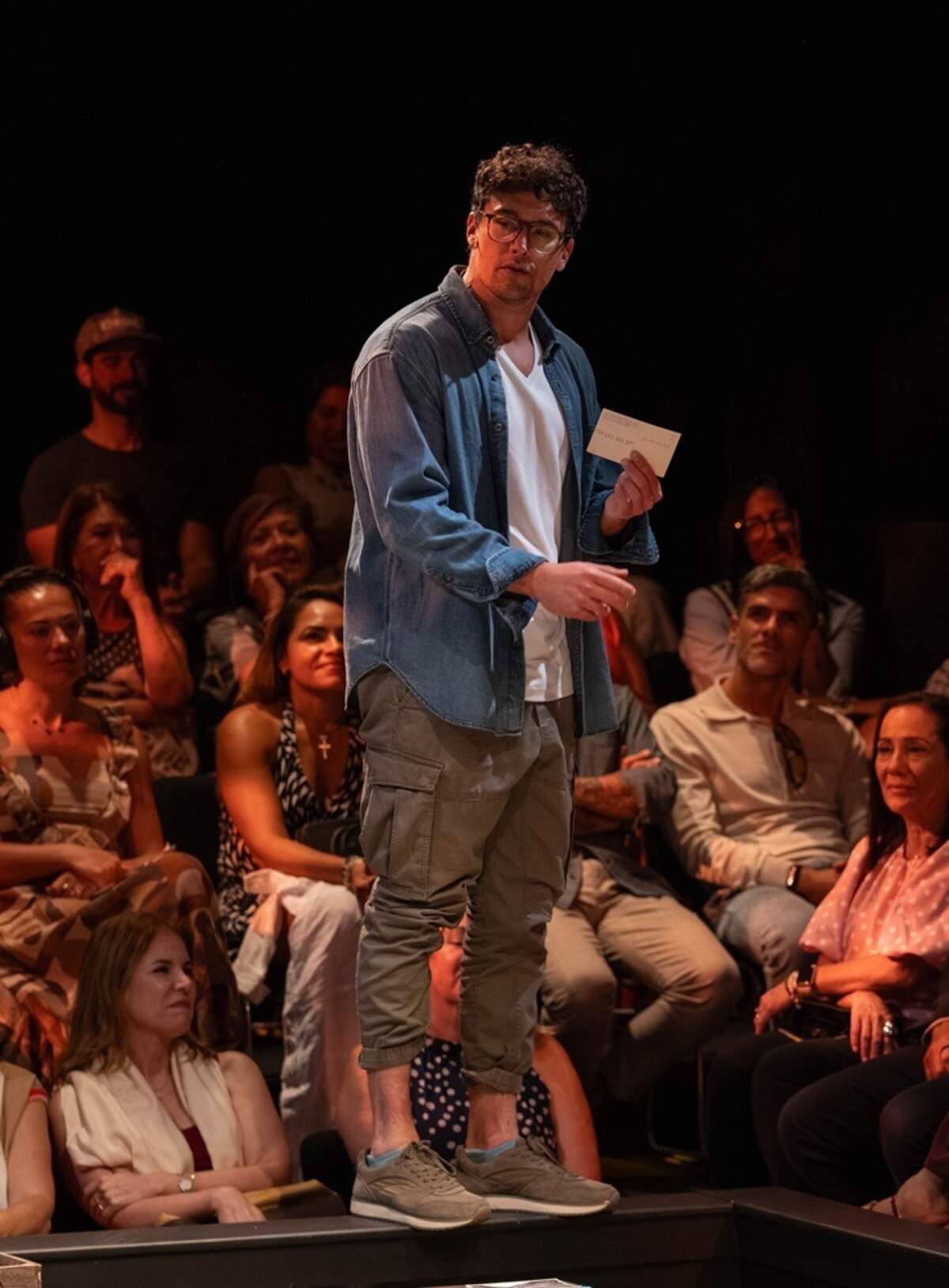 Miami New Drama reinventa el escenario del Colony Theatre, transformándolo en un teatro tipo “caja negra” que se presenta en el Colony Theatre hasta el domingo 2 de agosto.