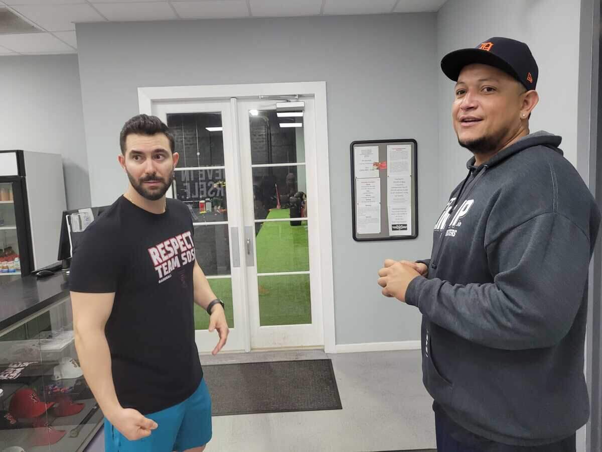 RICARDO SOSA junto a Miguel Cabrera.