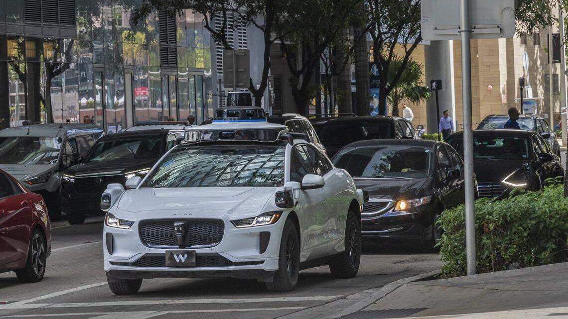 Waymo acaba de expandirse a Miami Beach y otras ciudades costeras. No te pierdas los detalles