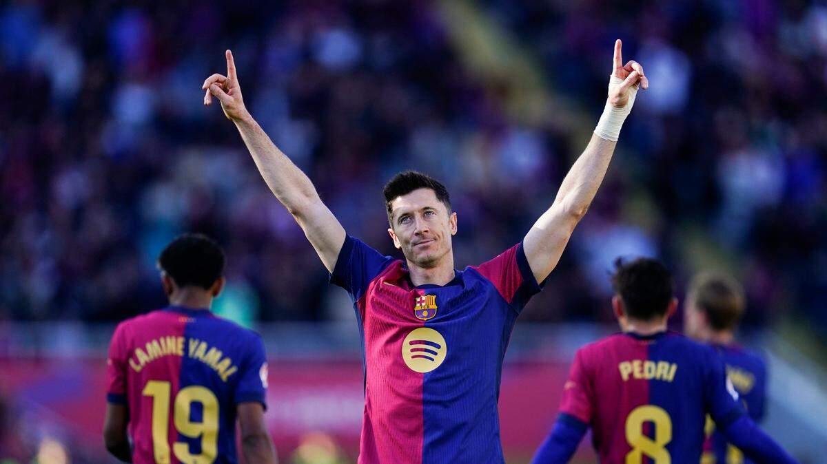 Con dos goles de Robert Lewandowsky, Barcelona venció este domingo 4-1 al Girona y volvió a ser líder en solitario de la liga española.
