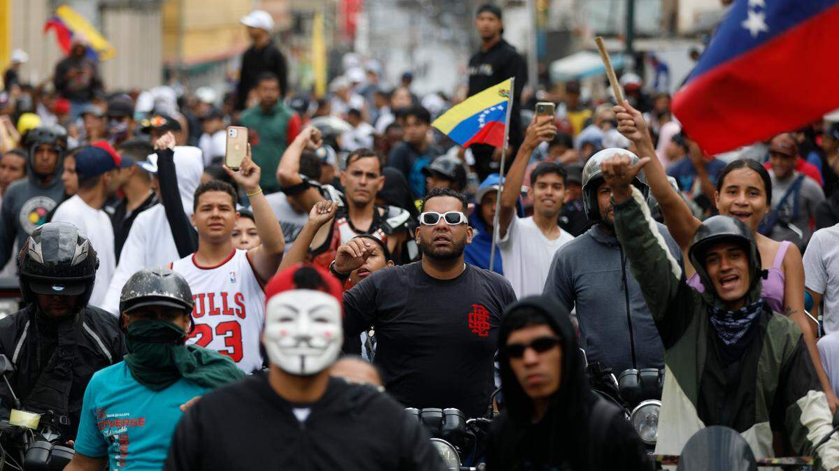 Miles de venezolanos protestan en contra de las supuestamente fraudulenta reelección del gobernante venezolano Nicolás Maduro, el lunes 29 de julio de 2024, en Caracas.