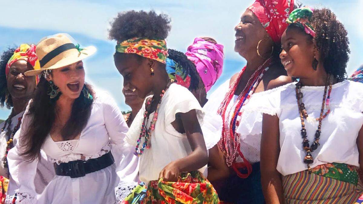 Gloria Estefan grabó el video ‘Cuando hay amor’ en San Salvador de Bahía.