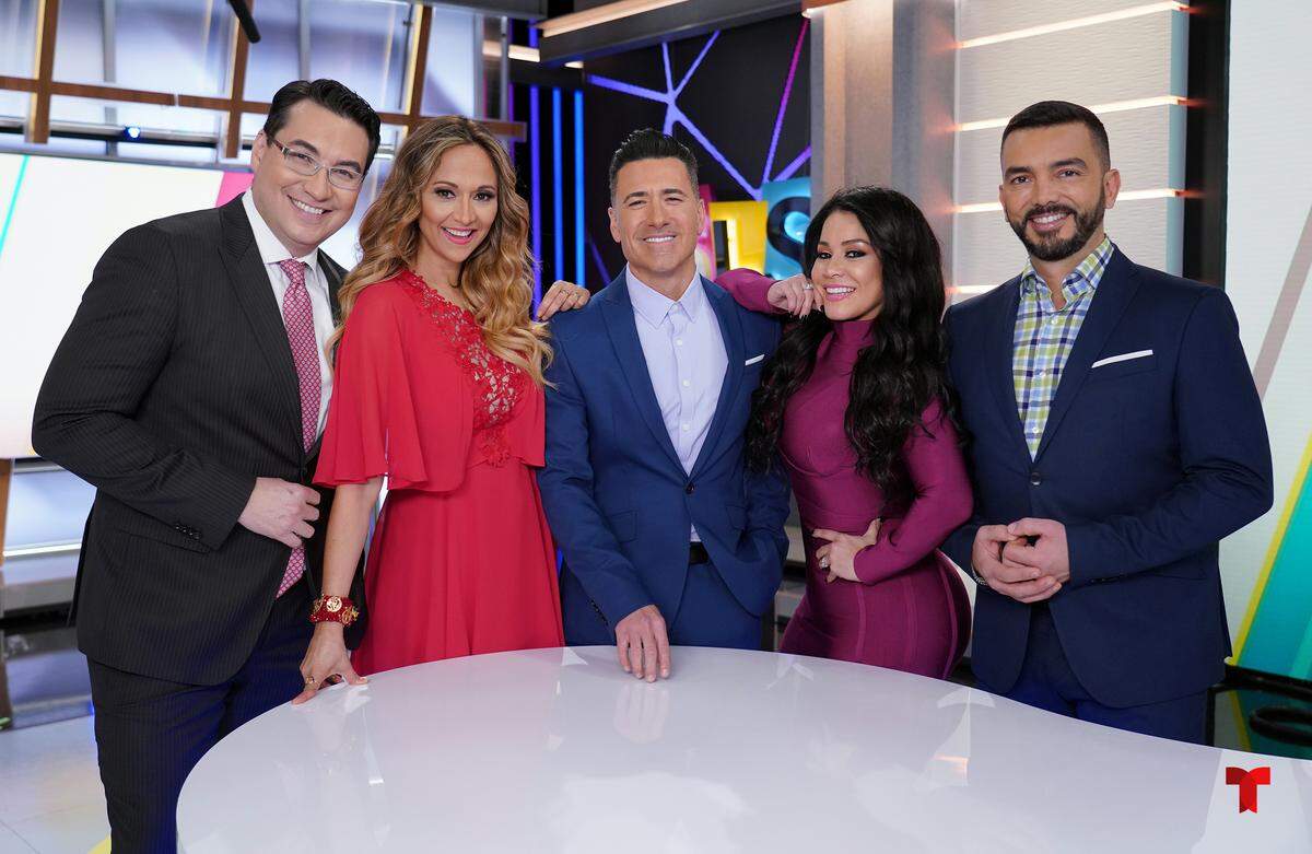 El pesentador Jorge Bernal junto con sus colegas de ‘Suelta la sopa” (desde la izq.): Juan Manuel Cortés, Verónica Bastos, Carolina Sandoval y Luis Alfonso Borrego.