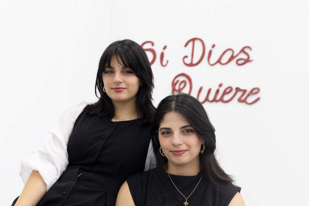 Las gemelas Sarah y Samantha Ferrer.