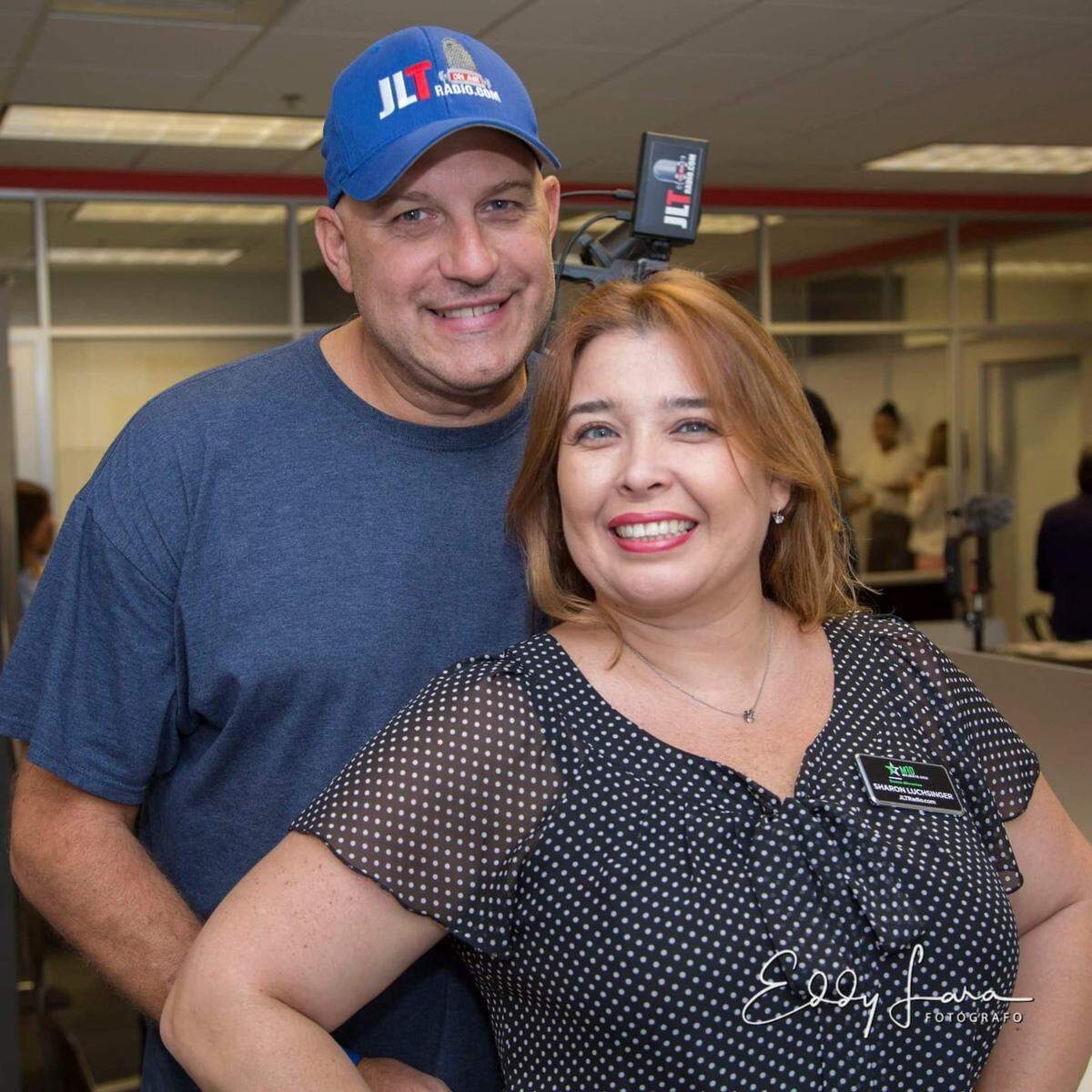 Sharon y Juan, JLT Radio.