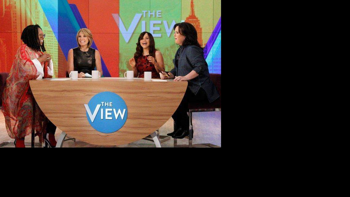 La indignación de las latinas surge luego de que la revista de entretenimiento “Variety” y el “Daily News” publicaran sobre la posible salida de la actriz del programa, de la que dicen que “no puede leer un Teleprompter” y que “no es la más lista”. ABC