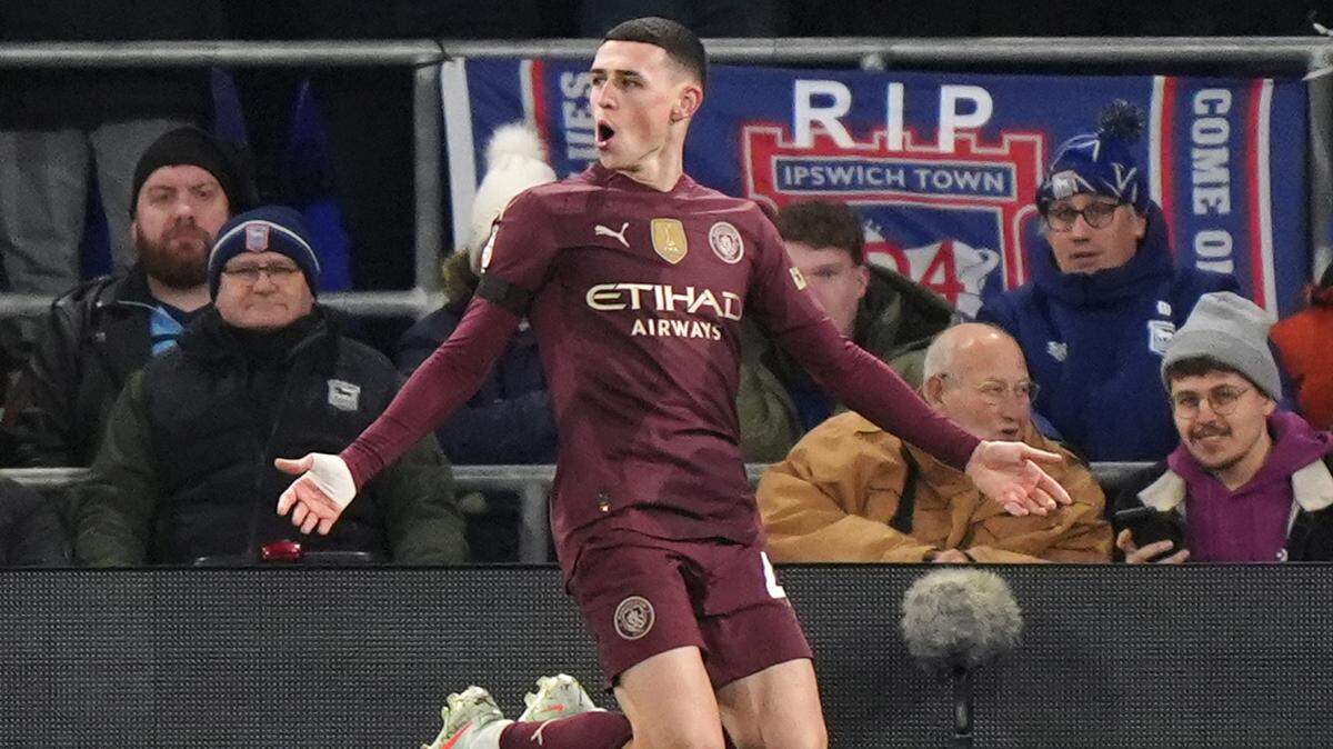 Phil Foden anotó un doblete en el triunfo del Manchester City 6-0 en su visita al Ipswich Town, en el partido de la liga inglesa celebrado el 19 de enero de 2025 en Londres.