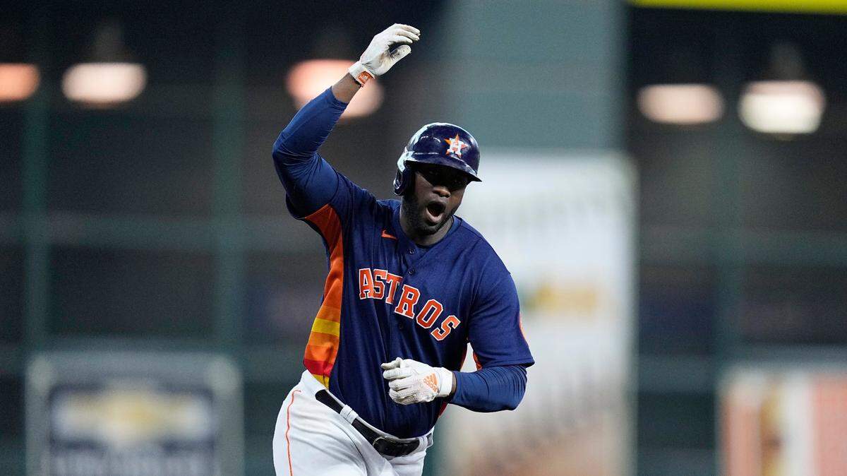 Yordan Álvarez encabeza la ofensiva de los Astros para la serie ante los Yankees por el título de la Liga Americana.
