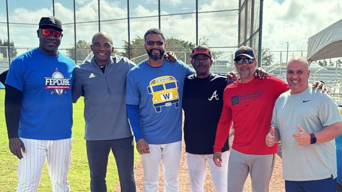 José Ariel Contreras se sumó al equipo de la FEPCUBE. En la foto con Orlando “El Duque’’ Hernández, Hansel Izquierdo, Bárbaro Garbey, Michael Tejera y Jesús Ametller (de izq. a der.).