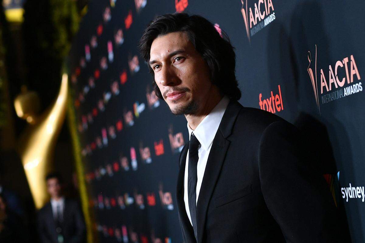 Adam Driver en la entrega de los premios Australian Academy Of Cinema And Television Arts (AACTA) International Awards en el hotel Mondrian de Los Angeles el 3 de enero.  (Photo by Emma McIntyre/Getty Images)
