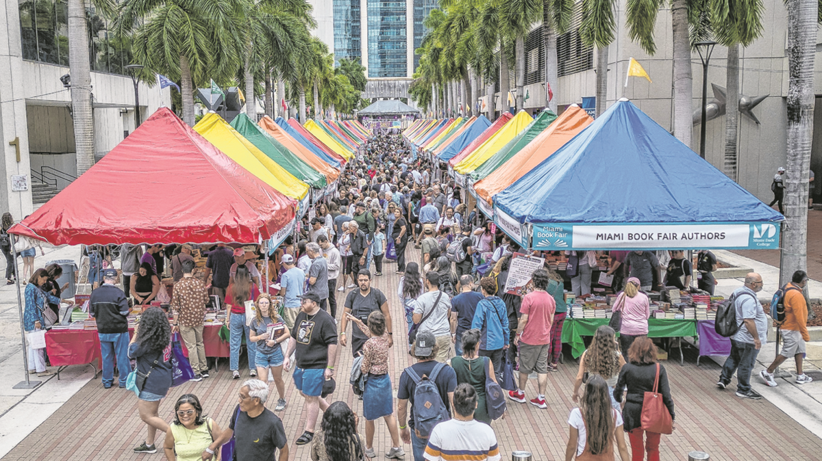 Feria del libro en Wolfson Plaza Miami Dade College último fin de semana.