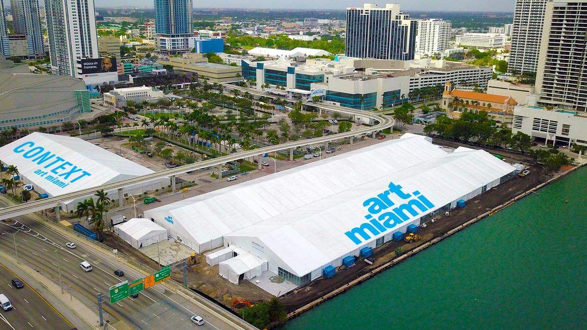 Art Miami, Context y Aqua son tres ferias alternativas durante Art Basel, pertenecientes a Art Miami Show Group.