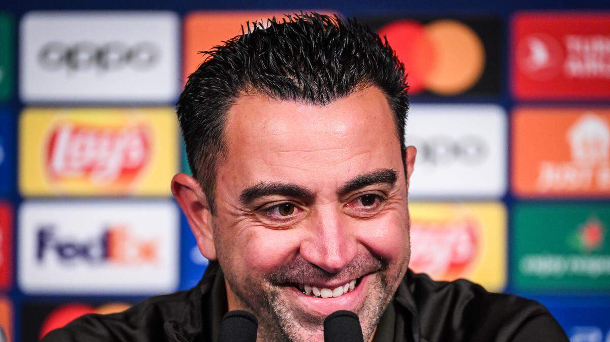 Después de haber anunciado a finales de enero que dejaría su puesto al término de la temporada, el entrenador del FC Barcelona, Xavi Hernández, seguirá en el banquillo de su club de siempre, confirmó el club este miércoles.