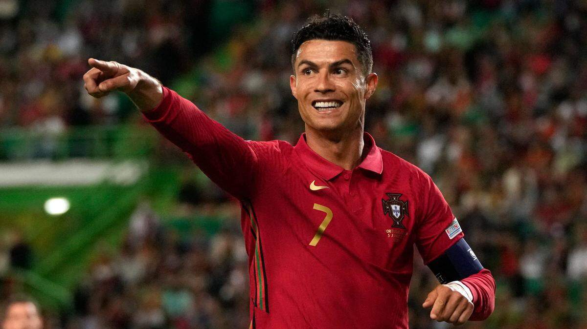  Con un doblete ante Suiza en Lisboa, Cristiano Ronaldo pretendió responder a la exhibición goleadora de Leo Messi que firmó un repóker en el amistoso que disputó Argentina contra Estonia en Pamplona (5-0). El equipo luso superó 4-0 a Suiza.