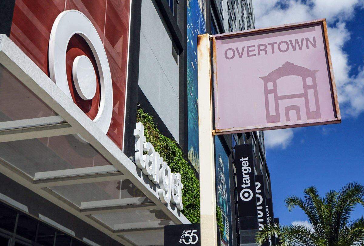 Una tienda Target en la planta baja del complejo Sawyer’s Walk en el barrio de Overtown en Miami.