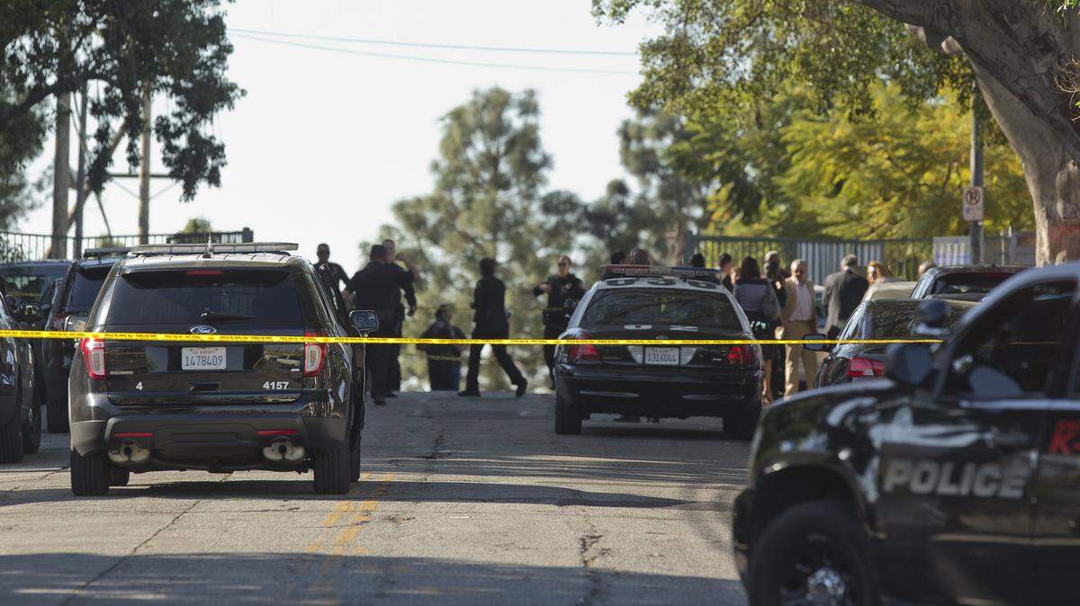 La Policía de Los Angeles acordona la secundaria Belmont, en Los Angeles. En la escuela Sal Castro Middle School en el distrito de Westlake se produjo un tiroteo que dejó al menos cinco heridos, el 1 de febrero del 2018. 