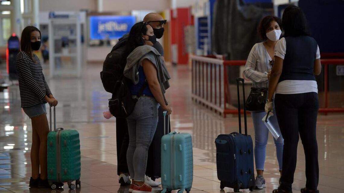 Cuba volverá a aplicar el aislamiento institucional para viajeros internacionales