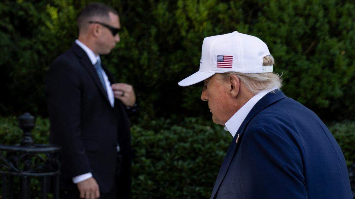 El presidente Donald Trump llega a la Casa Blanca, el domingo 6 de julio de 2025. Trump anunció el miércoles aranceles adicionales para seis países.