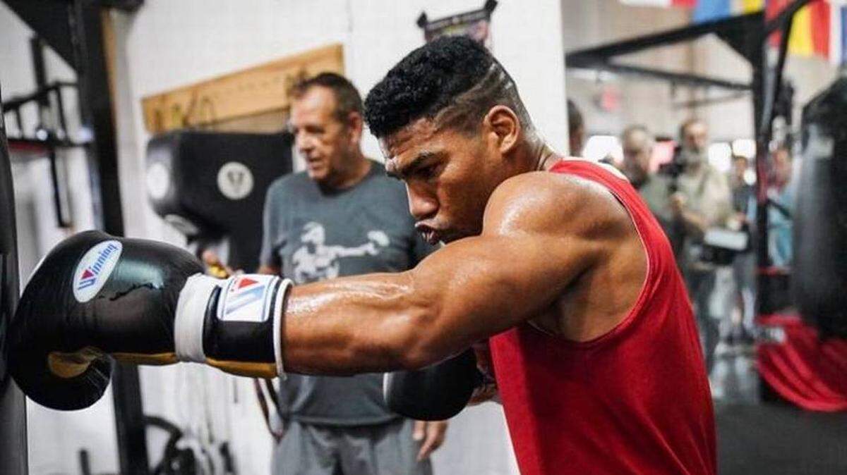 Foto de archivo. El peleador Yuriorkis Gamboa, quien estaba detenido en Cuba por un accidente de tránsito en vísperas del Nuevo Año, salió con libertad bajo fianza y sin derecho a abandonar el país.