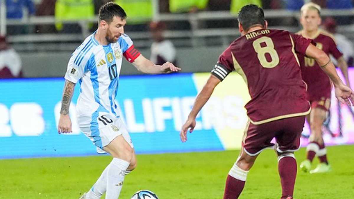 Lionel Messi regresó a la selección de Argentina tras su lesión en el tobillo para el partido ante Venezuela en la eliminatoria mundialista, celebrado el 10 de octubre de 2024 en Maturín, Venezuela.