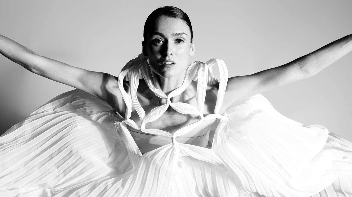 La temporada 2026-27 del Miami City Ballet (MCB) será la primera programada por su nuevo director artístico, Gonzalo García. En la imagen aparece la bailarina principal del Miami City Ballet, Hannah Fischer. 