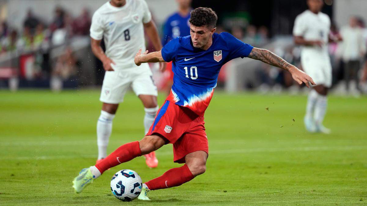  El delantero estadounidense Christian Pulisic (10) conduce el balón en el duelo ante Panamá en el Estadio Q2, el 12 de octubre de 2024 en Austin, Texas.