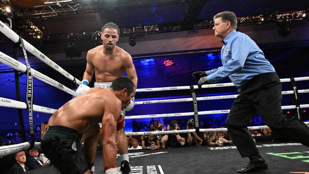 El ascenso de Yoenis “El Bandolero’‘ Téllez es una de las historias a seguir en este 2024. Después de defender con éxito su título Continental Latino ante el venezolano Johan González, el cubano solidificó su posición en los rankings de la Asociación Mundial del Boxeo al colocarse en el segundo puesto.