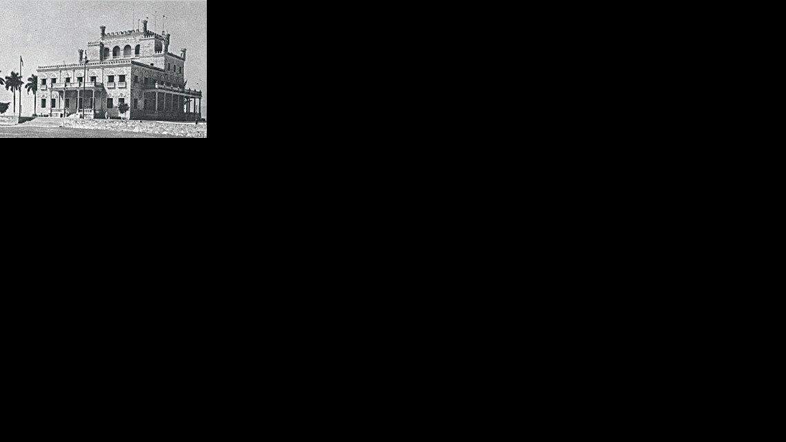 Los oficiales no olvidan las glorias de la Academia Naval