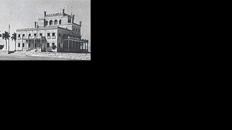 Los oficiales no olvidan las glorias de la Academia Naval