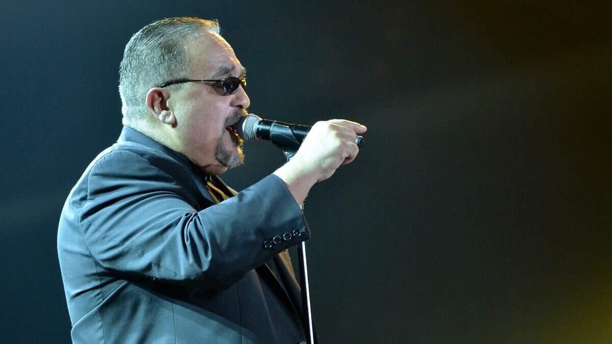 Willie Colón en el escenario durante el Grand Slam Party Latino en el Marlins Park el 5 de diciembre de 2015 en Miami, Florida.