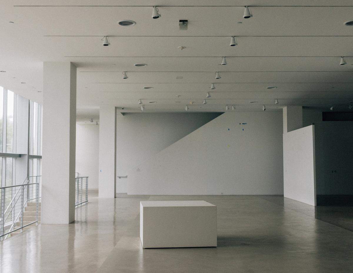 El Institute of Contemporary Art, Miami, un museo de arte del Design District, ha adquirido el edificio de al lado que solía albergar la Colección de la Cruz. El espacio de arte cerró después de la muerte de su fundadora Rosa de la Cruz en febrero.